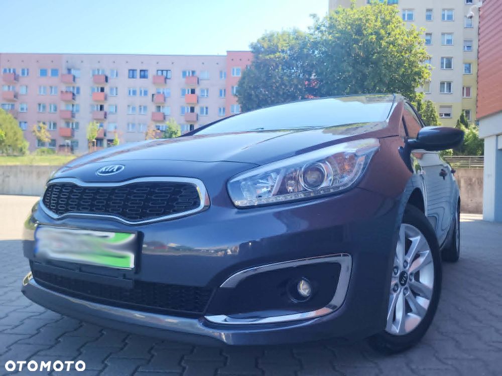 Kia Ceed 1.4 CVVT ISG Dream-Team Edition - 4
