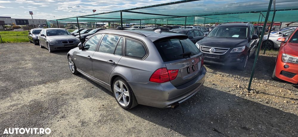BMW Seria 3 320d DPF Touring Blue Performance - 23