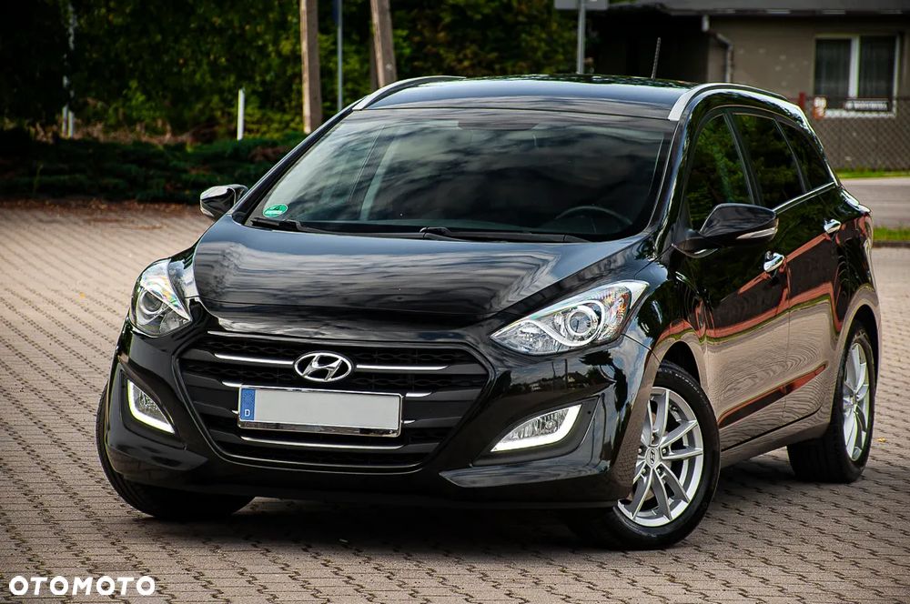 Hyundai i30 blue Kombi 1.6 CRDi DCT Premium - 16