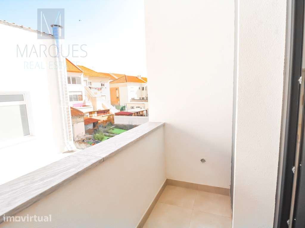 Apartamento T4 com 3 Suites e Estacionamento em Almada - Grande imagem: 5/31