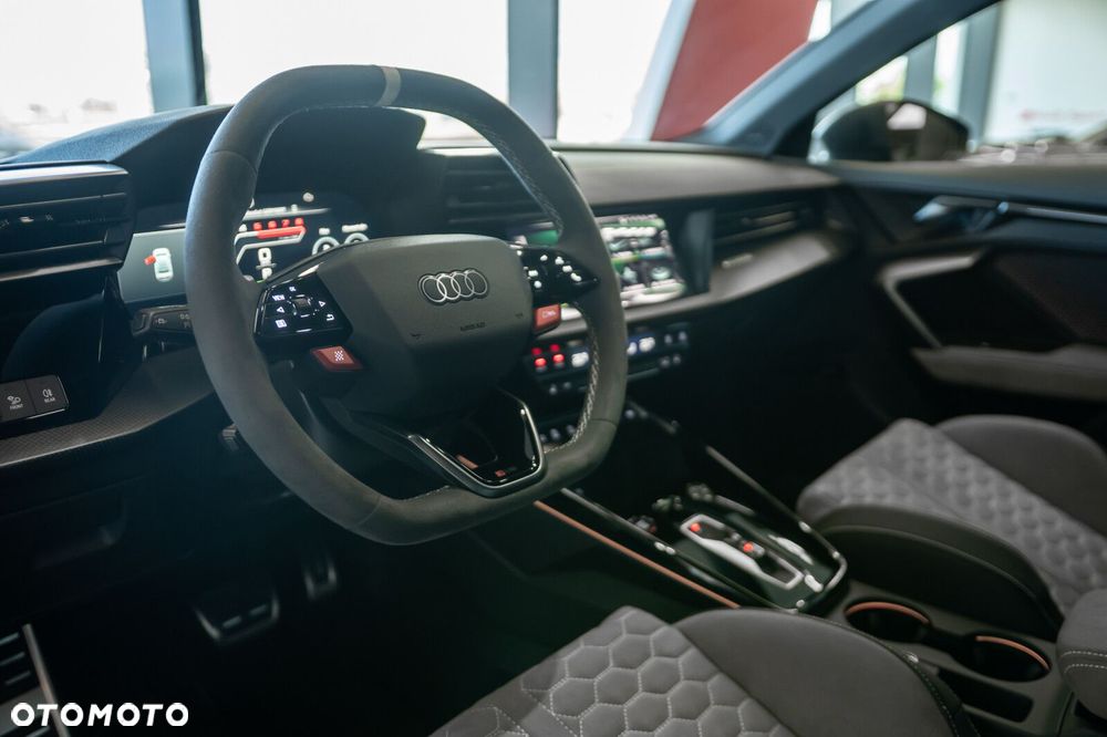 Audi RS3 Limousine - 10