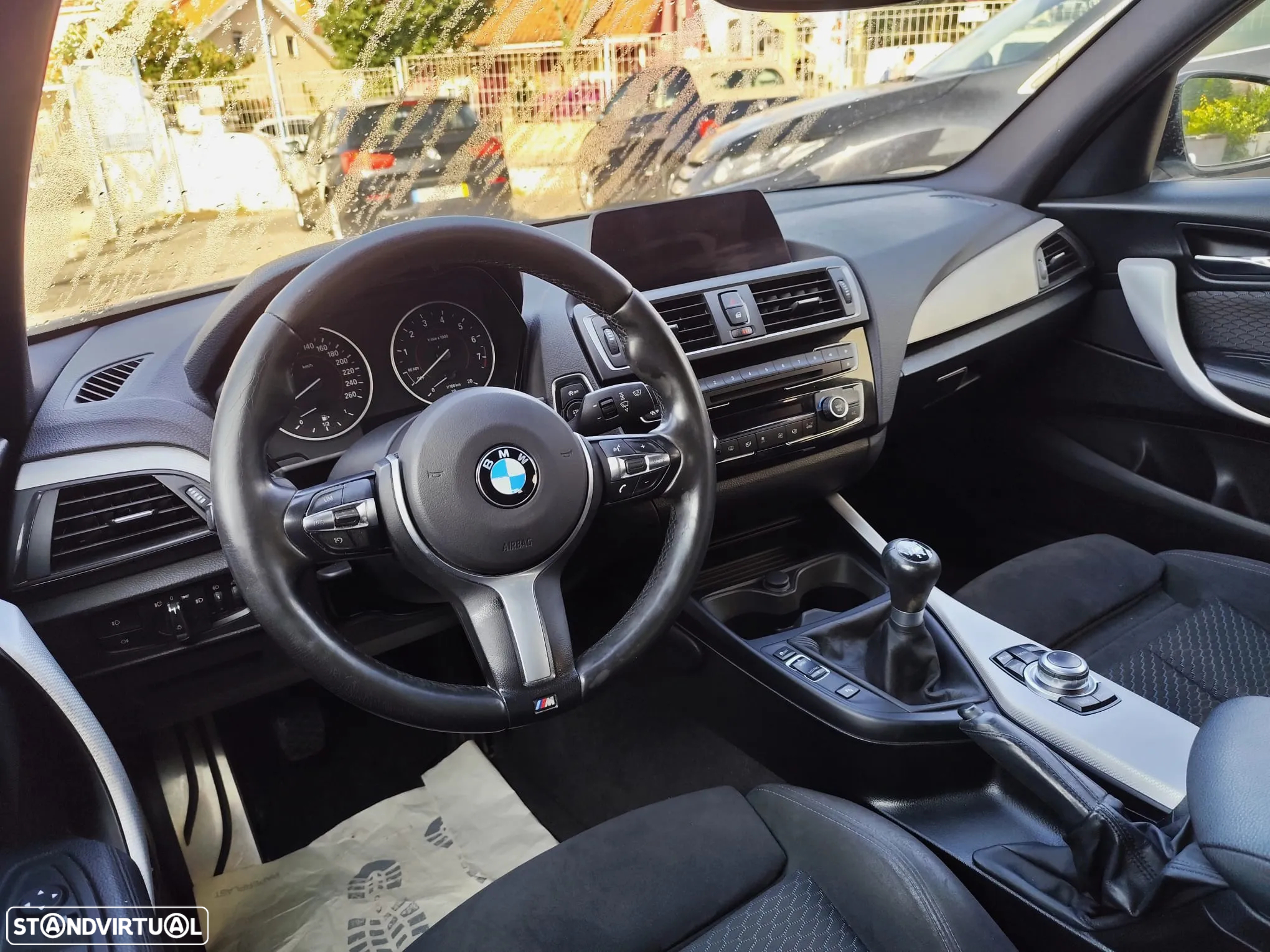 BMW 120 i Pack M - 8