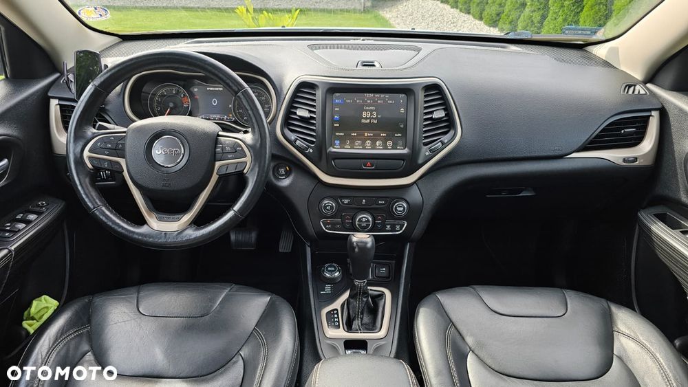 Jeep Cherokee - 8