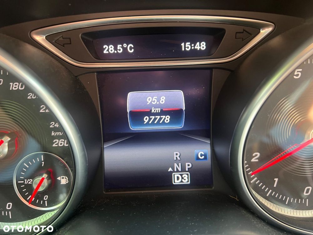 Mercedes-Benz GLA 250 4-Matic - 11