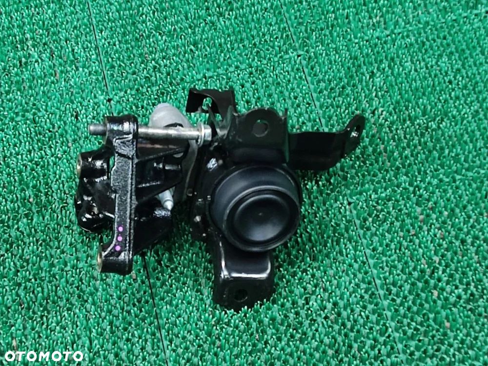 TOYOTA YARIS 1.5i Aut 19-24r Poduszka Łapa Silnika Skrzyni - 4