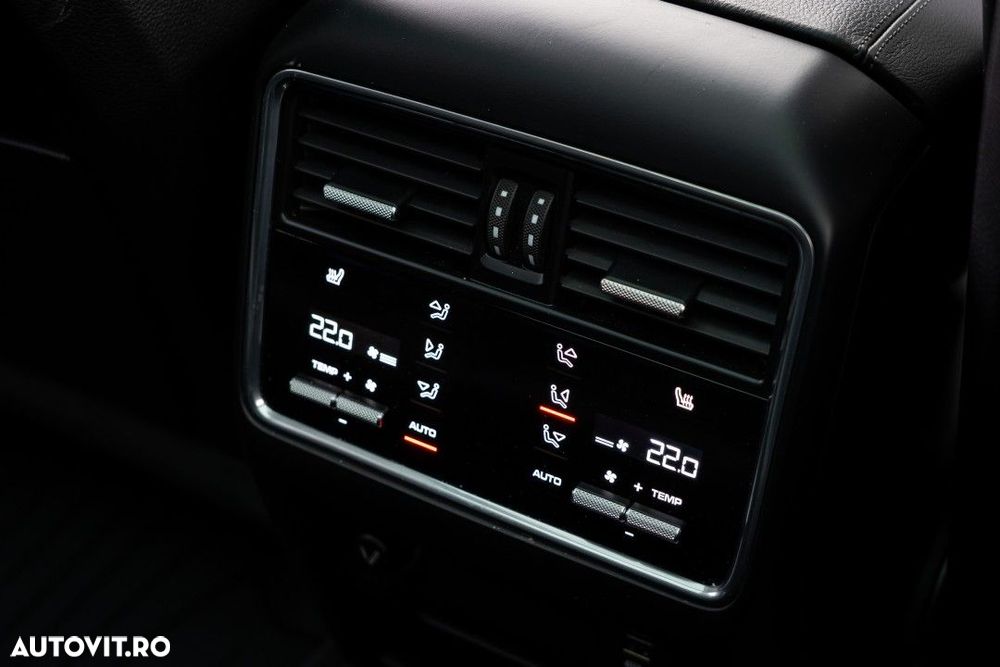 Porsche Cayenne - 34