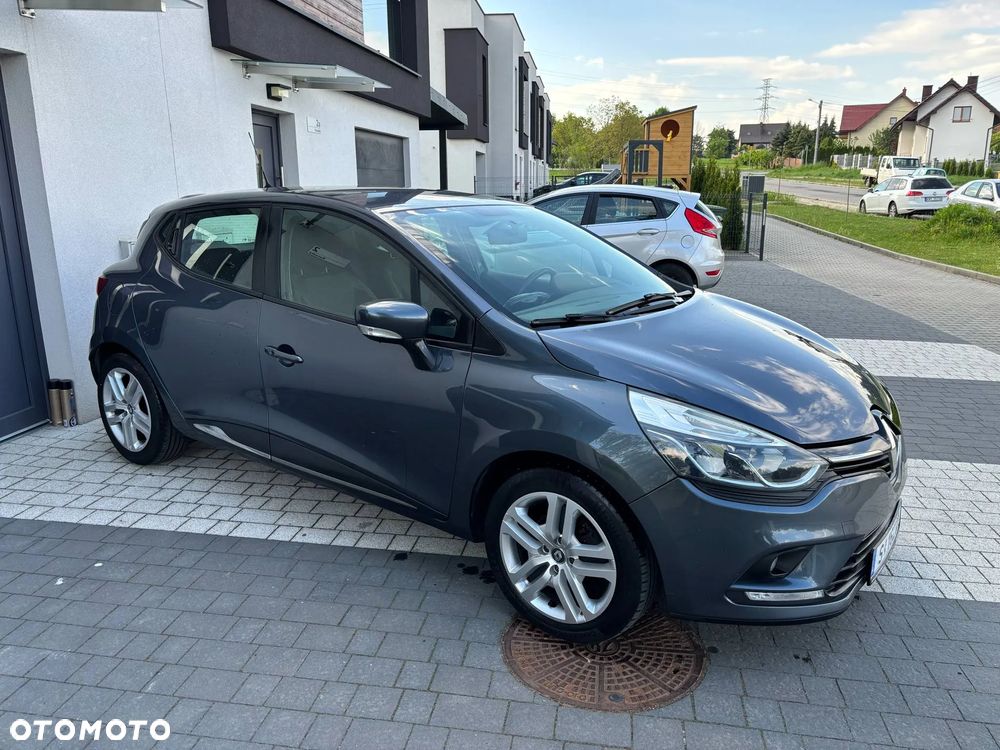 Renault Clio 1.2 16V 75 Life - 19