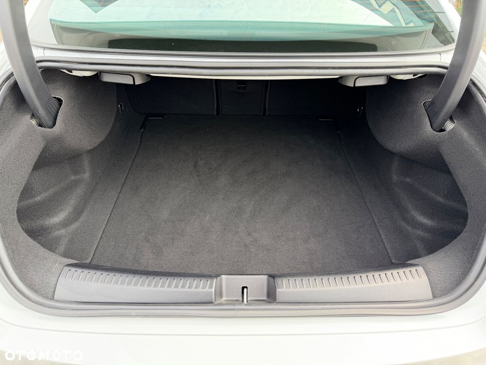 Mercedes-Benz CLA 200 7G-DCT - 26