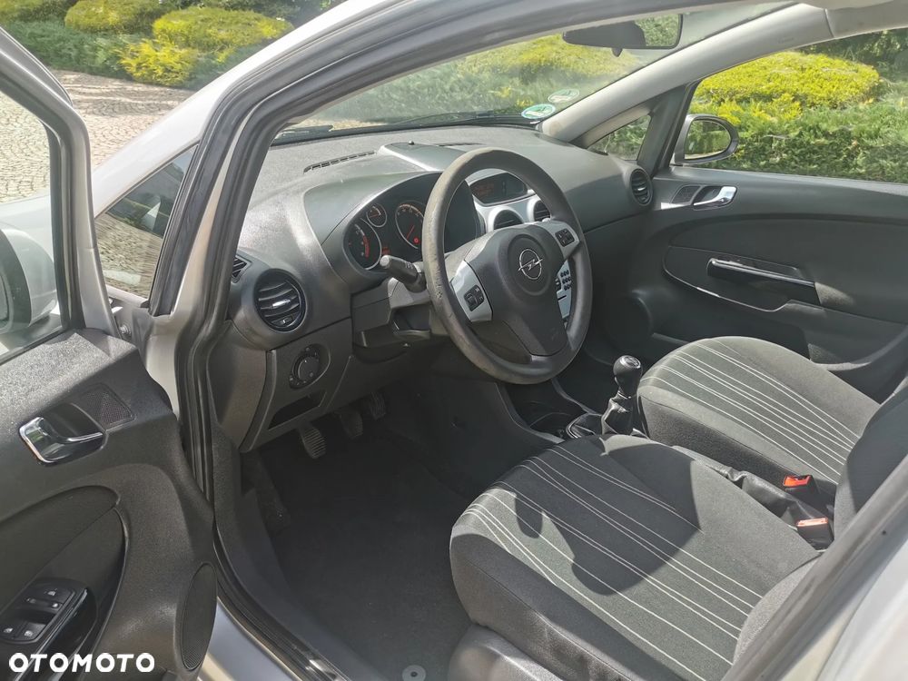 Opel Corsa 1.4 16V Satellite - 7