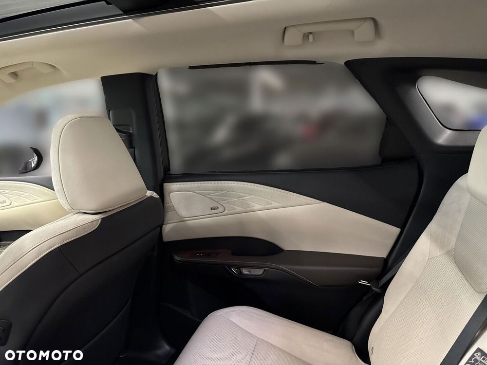 Lexus RX - 15