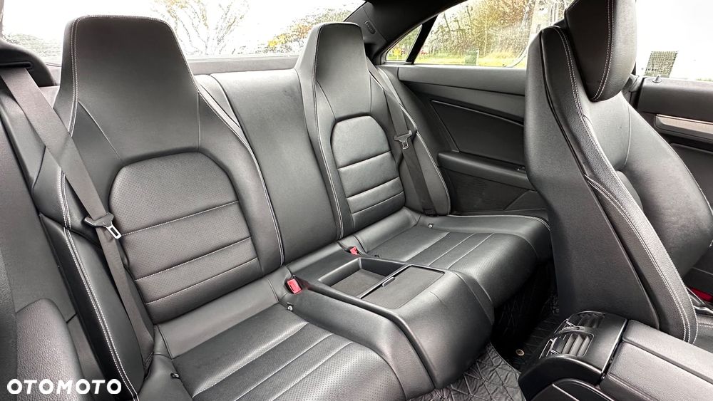 Mercedes-Benz Klasa E 350 CDI DPF Coupe BlueEFFICIENCY 7G-TRONIC Avantgarde - 16