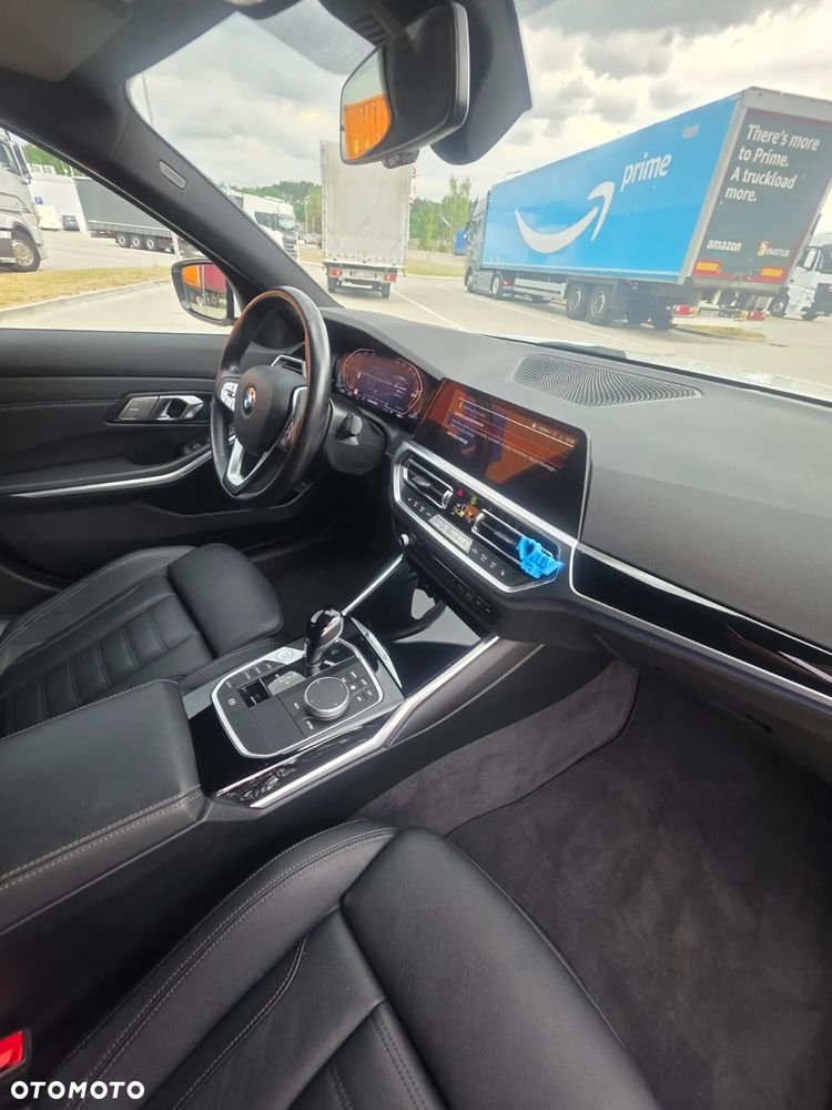 BMW Seria 3 320d Touring - 17