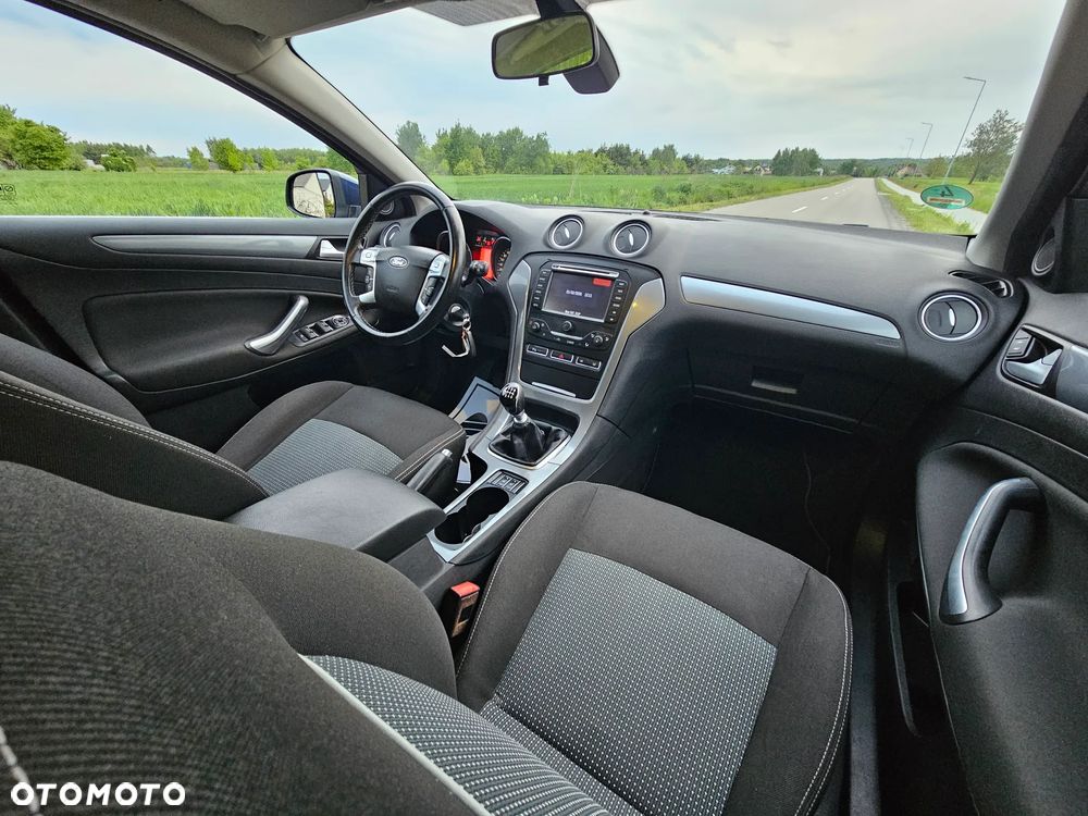 Ford Mondeo - 12