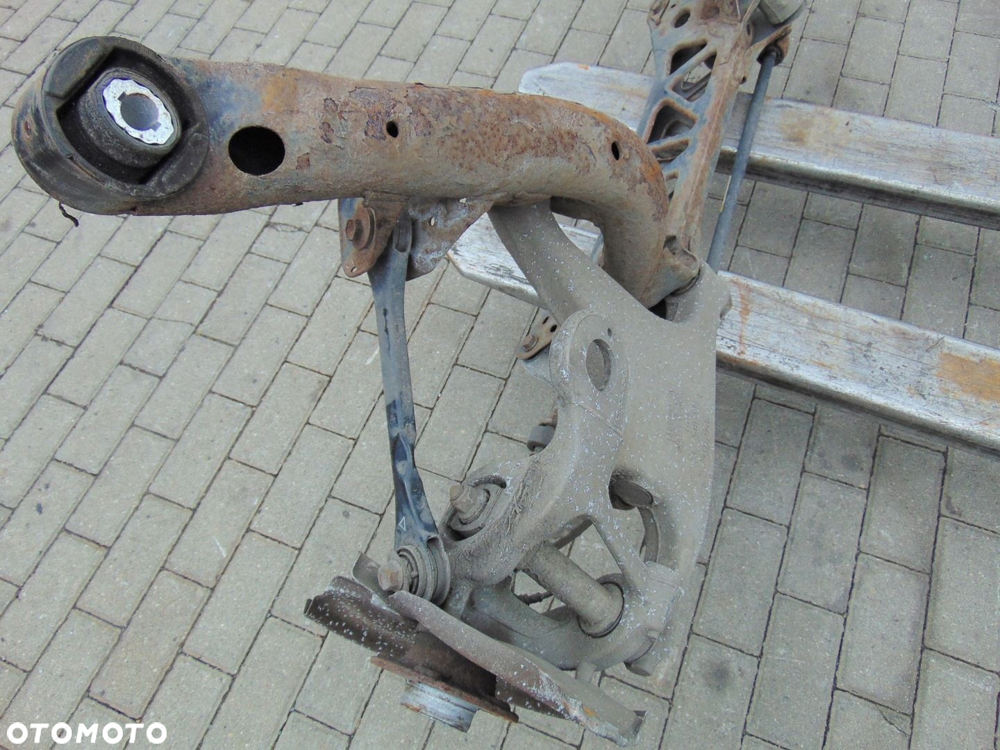 BELKA OŚ ZAWIESZENIE TYŁ AUDI A4 B8 KOMBI EUROPA - 9