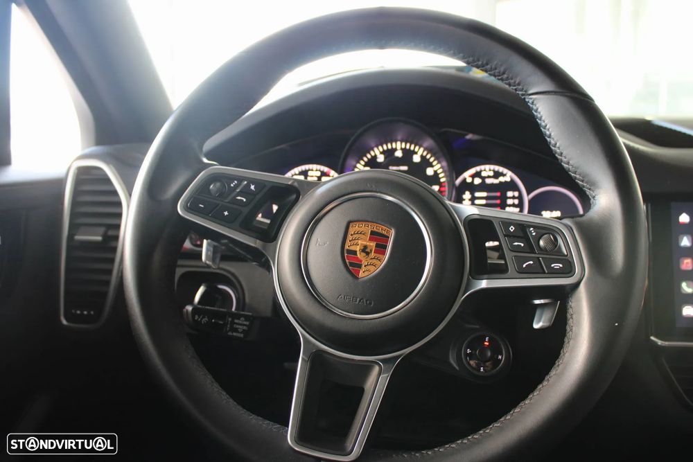 Porsche Cayenne Coupé E-Hybrid - 9