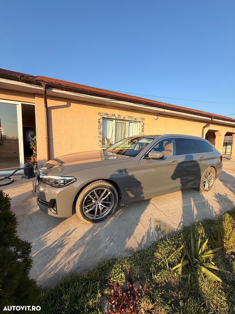 BMW Seria 5 520i Aut. Luxury Line - 2