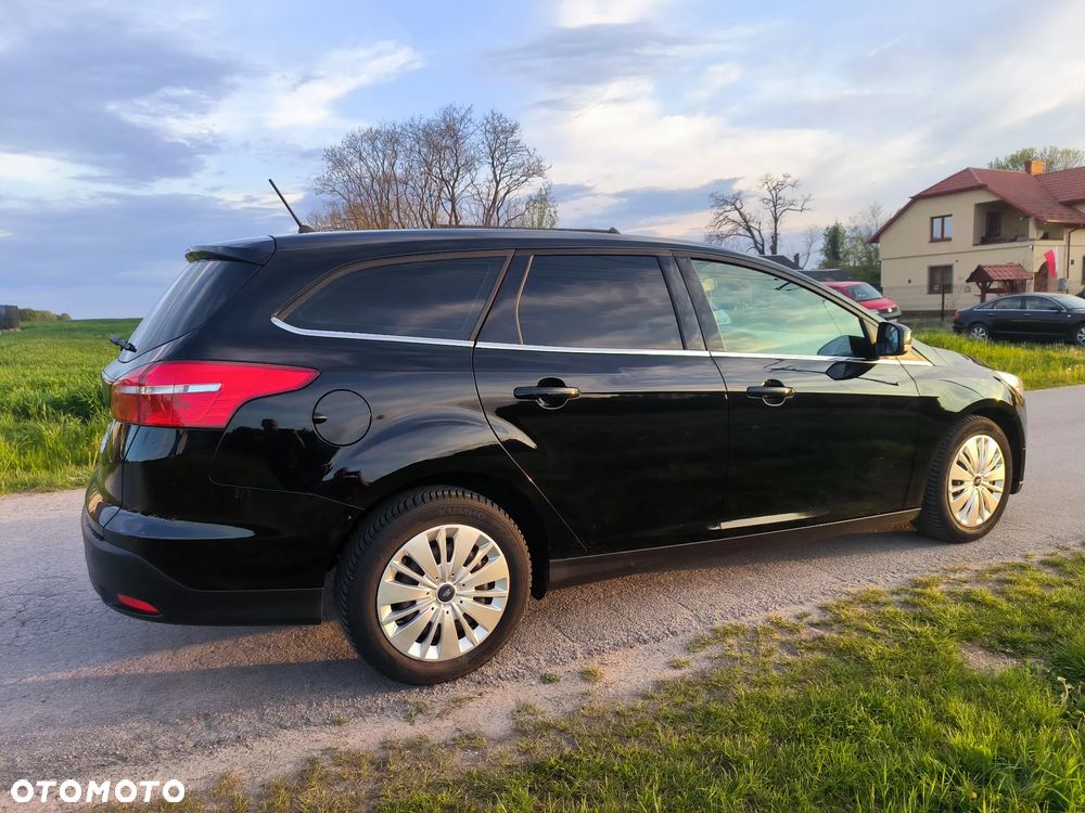 Ford Focus - 32