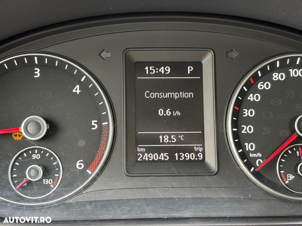 Volkswagen Touran 2.0 TDI DSG Comfortline - 8