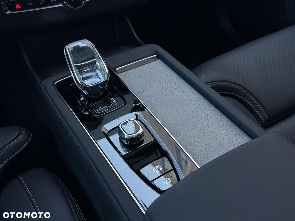 Volvo XC 90 T8 AWD Plug-In Hybrid Ultra Dark 7os - 16