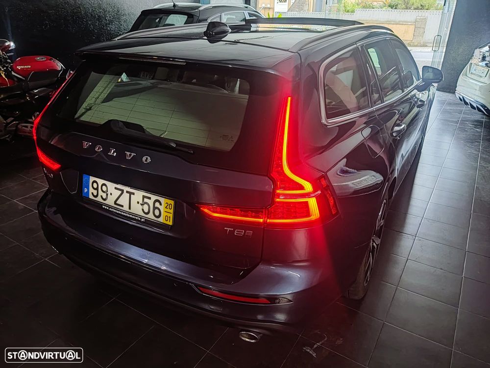 Volvo V60 2.0 T8 AWD TE Momentum Plus - 29