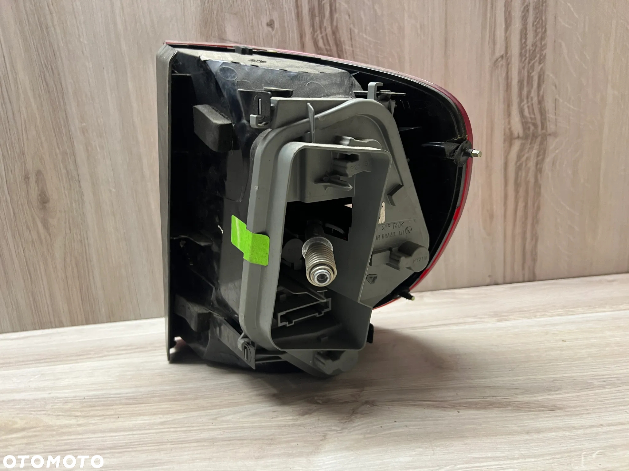 LAMPA TYLNA LEWA VW FOX - 2