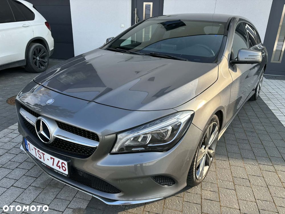 Mercedes-Benz CLA 180 Peak Edition - 1
