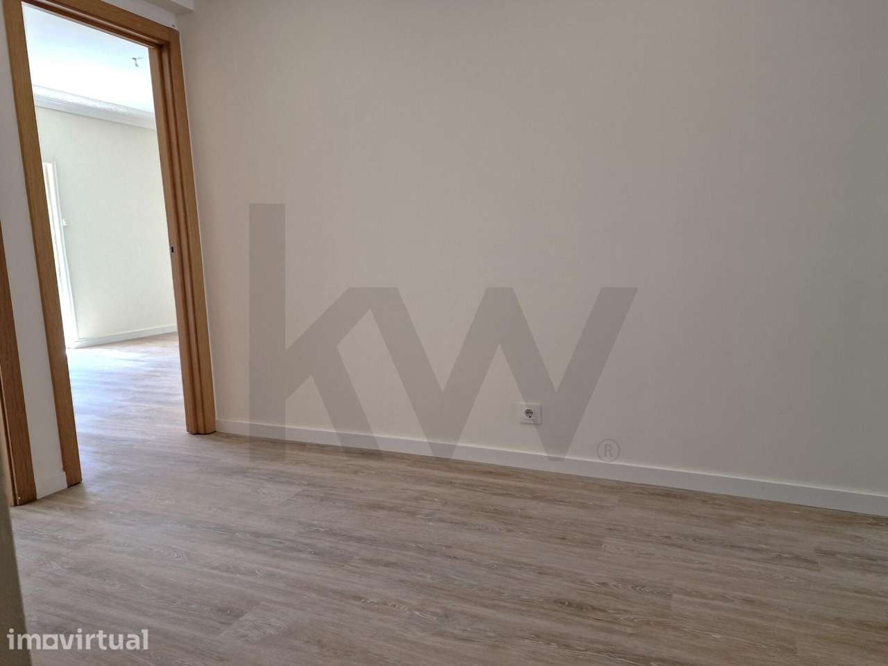 T3   Arrendamento,   Remodelado 107m2, na Damaia Junto à Urb. Neudel. - Grande imagem: 2/45