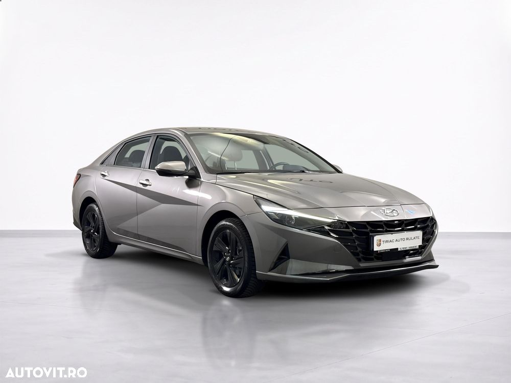 Hyundai Elantra - 8