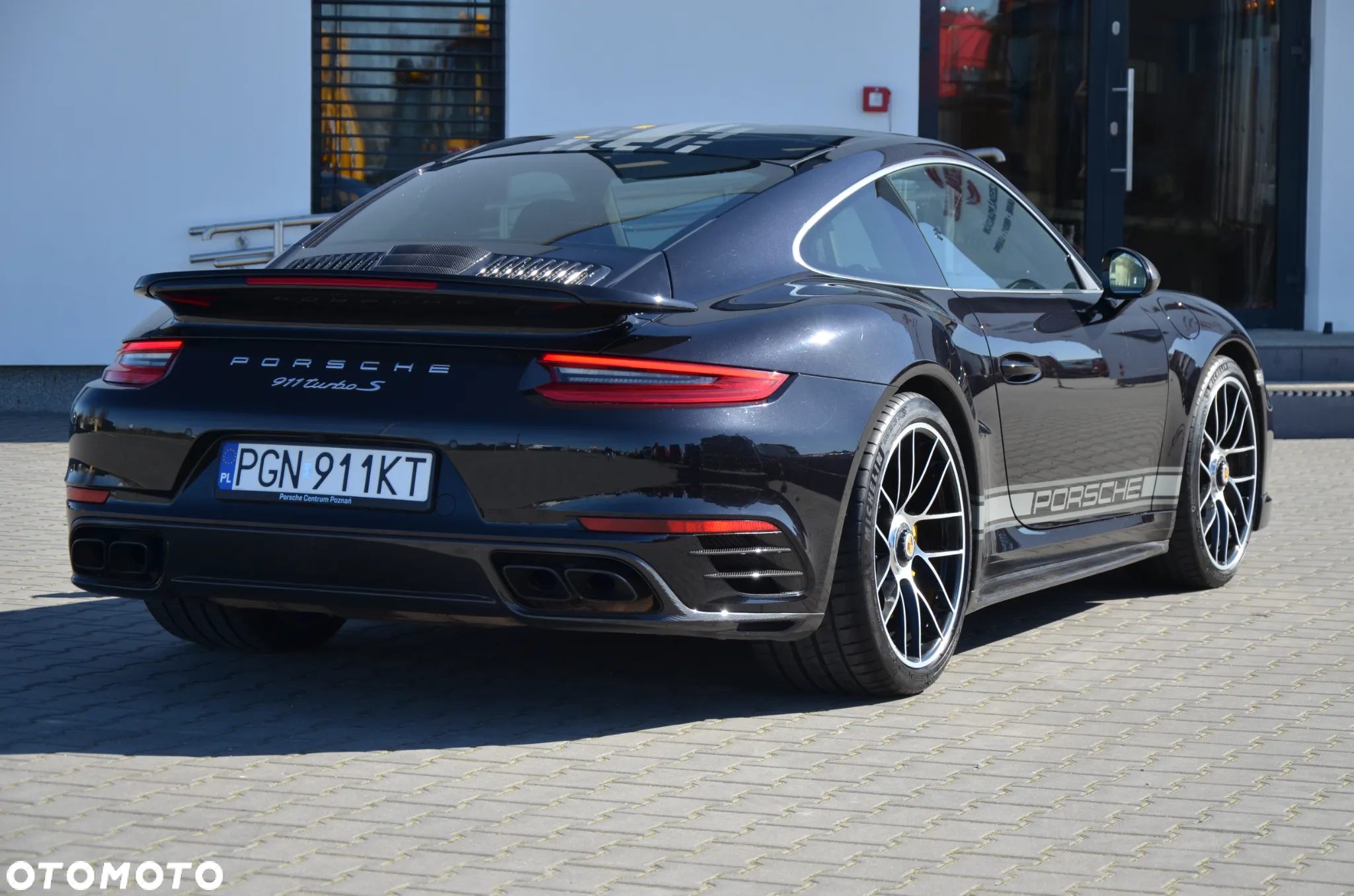 Porsche 911 Turbo S - 15