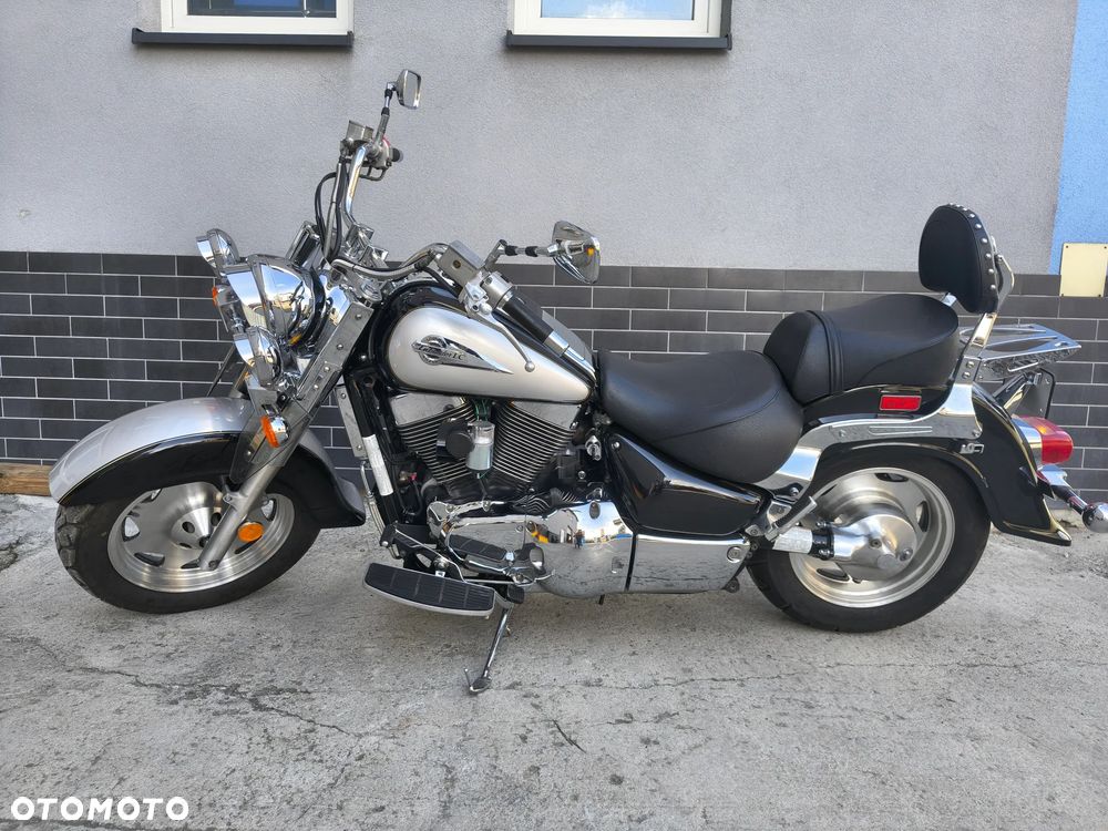 Suzuki Intruder - 2