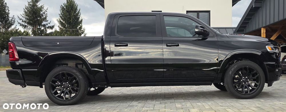 RAM 1500 Limited Night - 9