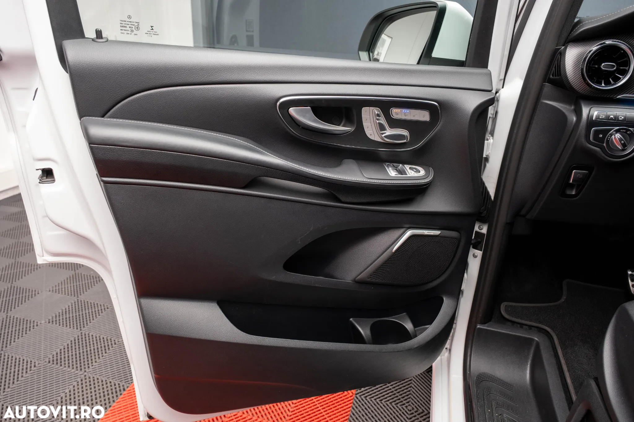 Mercedes-Benz V 300 d Combi Lung 237 CP AWD 9AT AVANTGARDE - 29