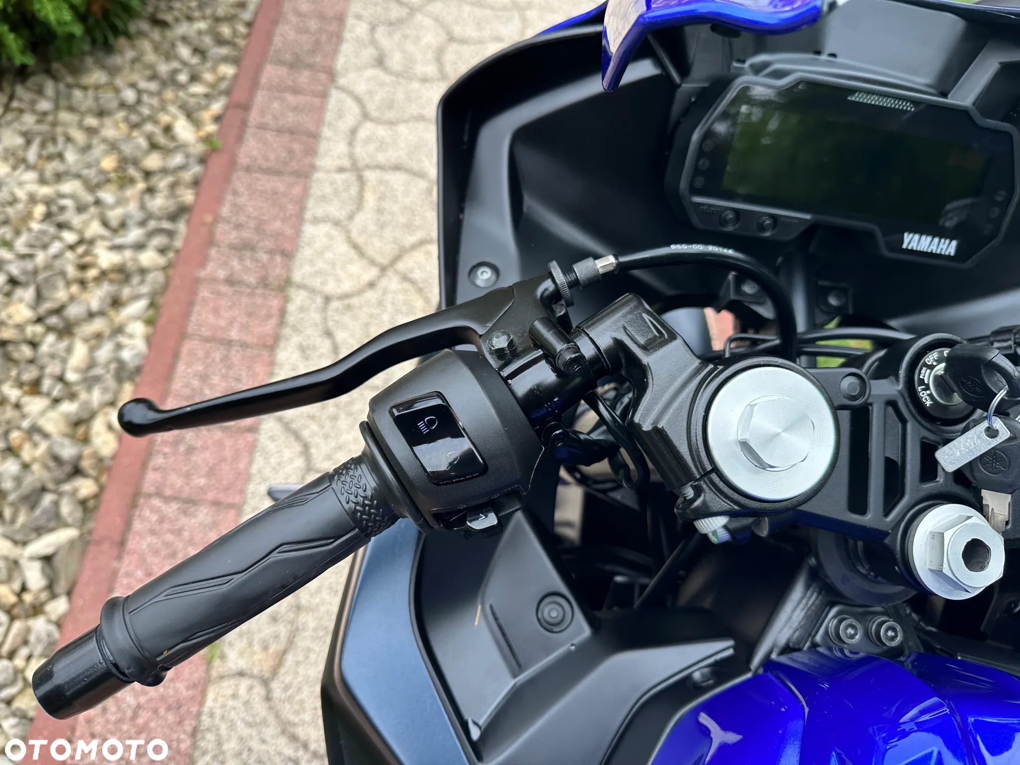 Yamaha YZF - 11
