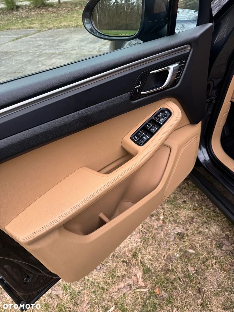 Porsche Macan Standard - 9