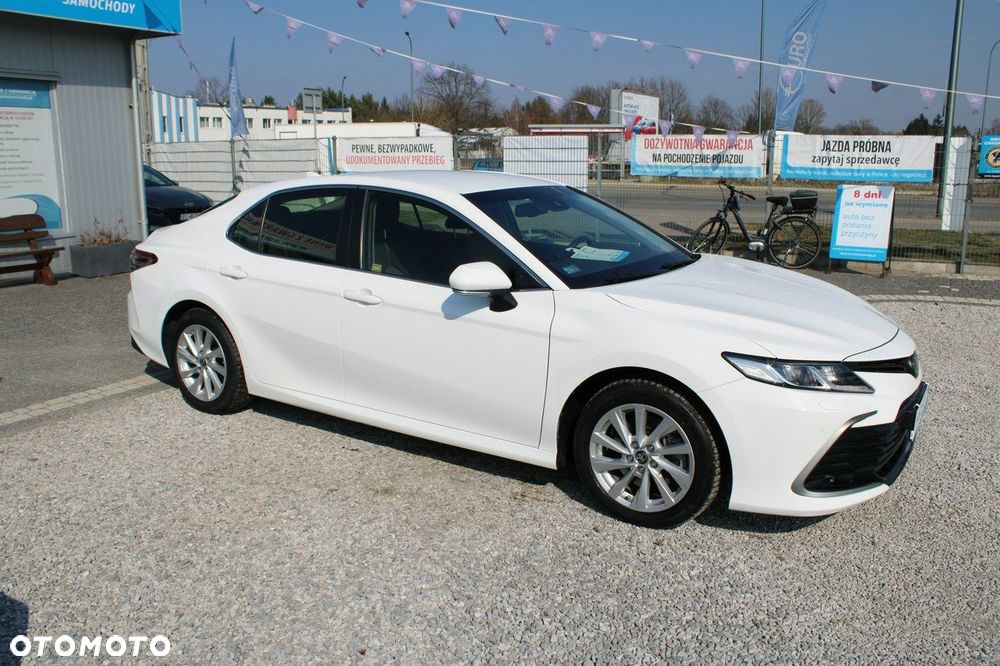 Toyota Camry - 6