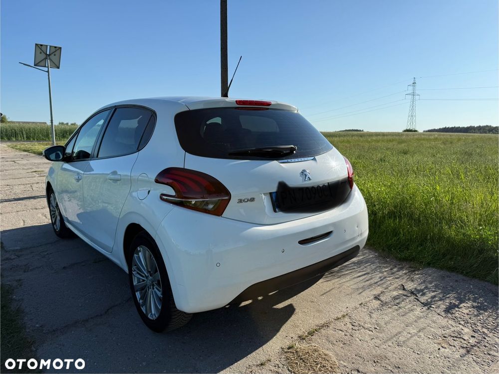 Peugeot 208 - 1