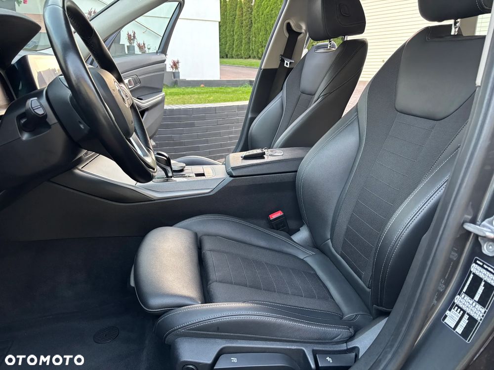 BMW Seria 3 318i Business Edition sport - 20