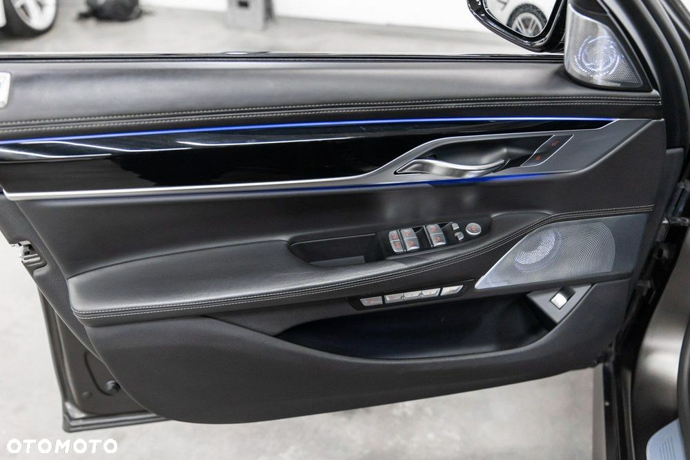 BMW Seria 7 M760Li xDrive - 30