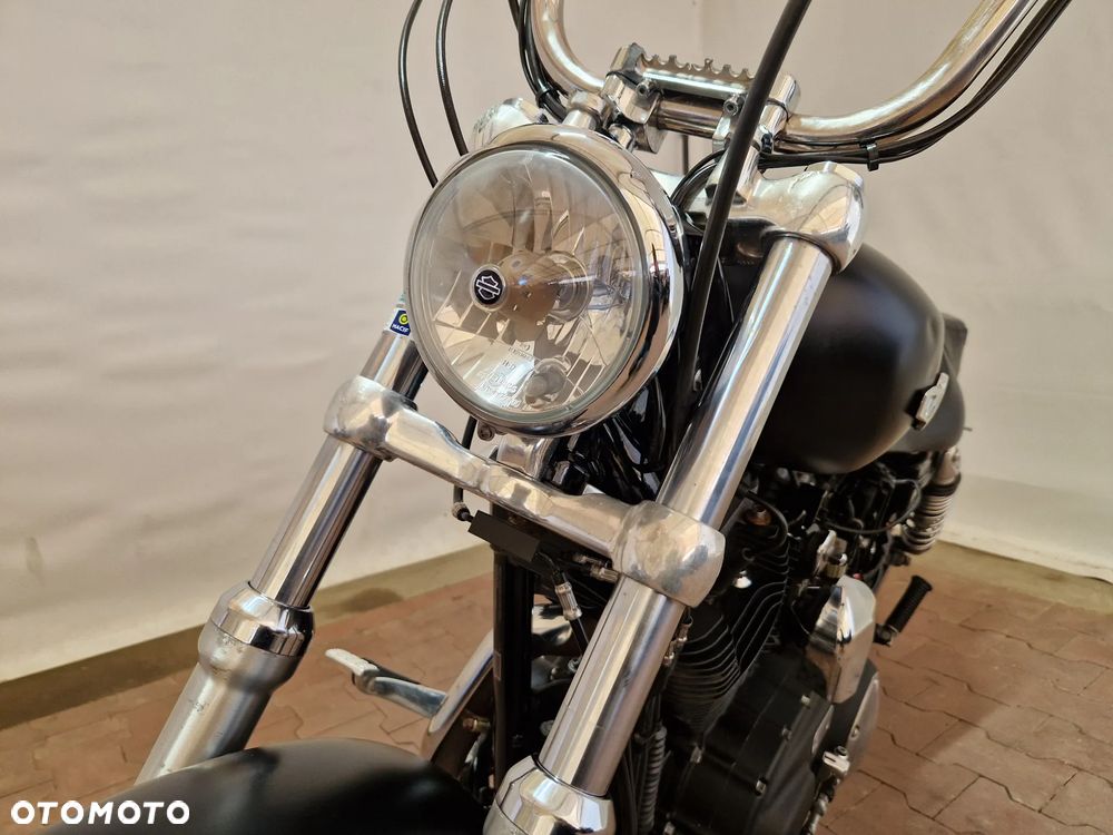 Harley-Davidson Sportster Custom 1200C - 12