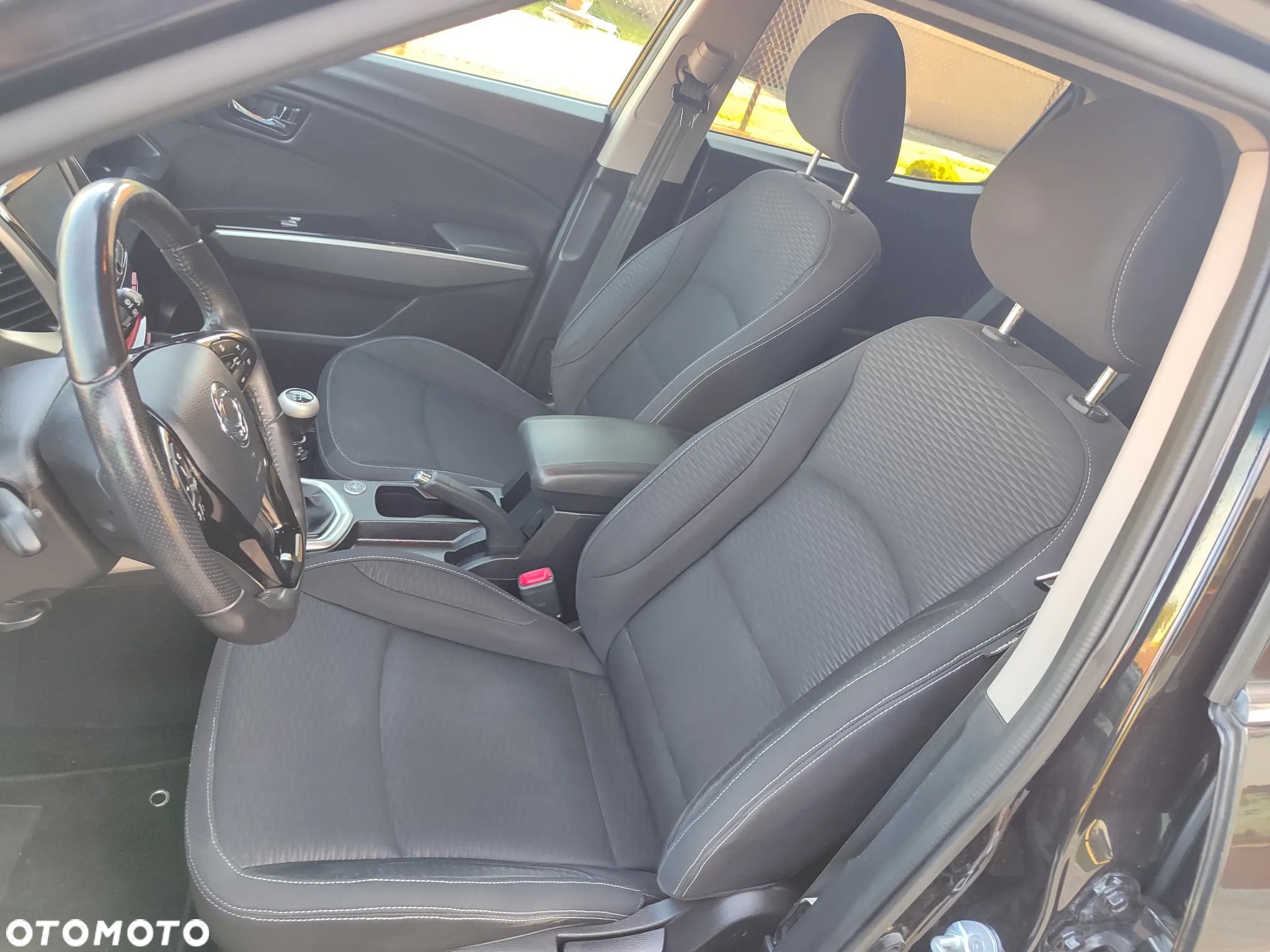 SsangYong/KGM Tivoli 1.6 Crystal Base - 18