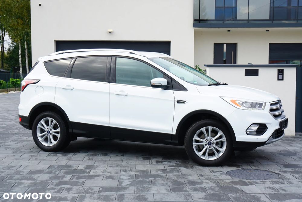 Ford Kuga 1.5 EcoBoost 2x4 Titanium - 4