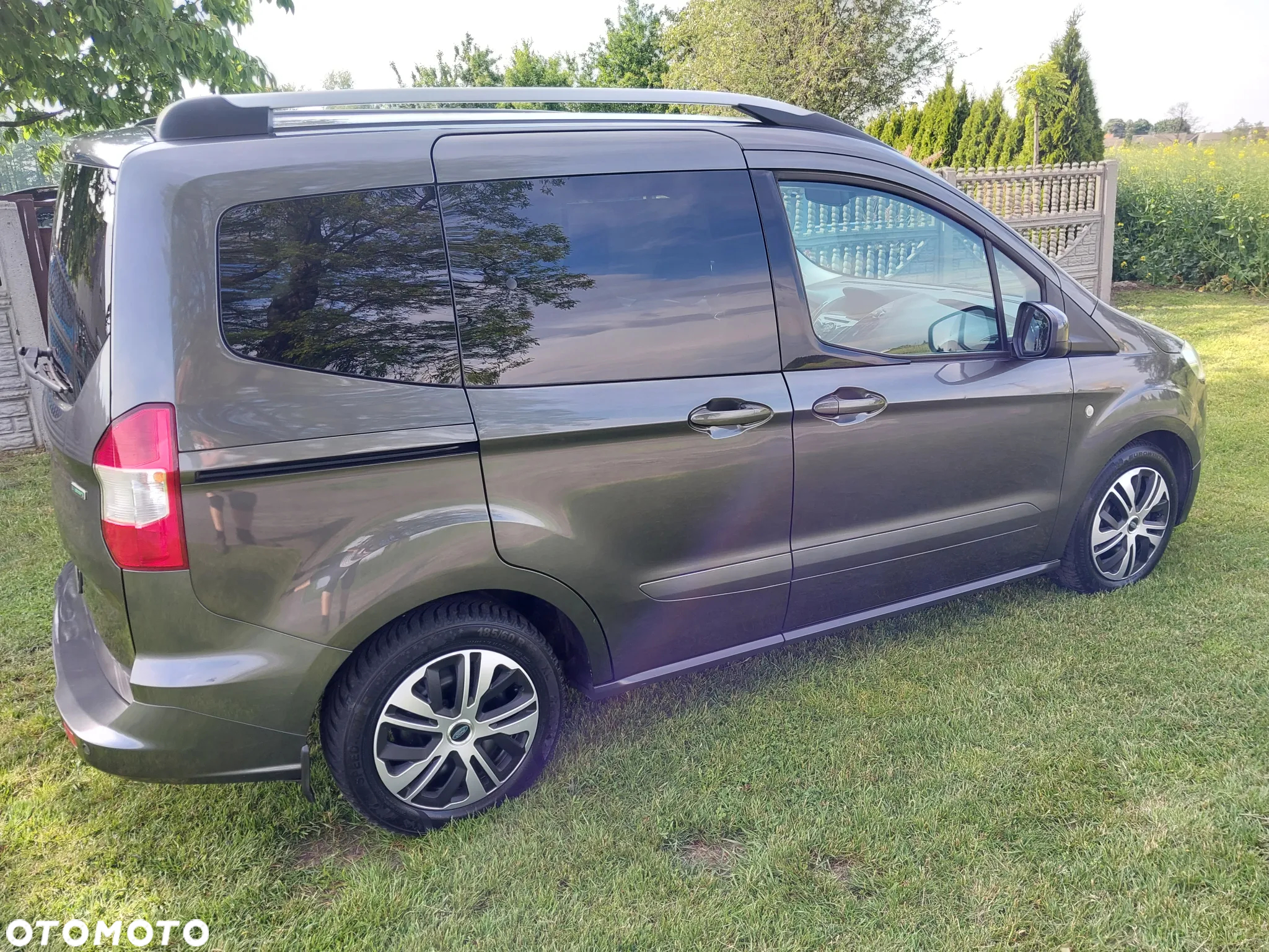 Ford Tourneo Courier 1.0 EcoBoost Titanium - 12