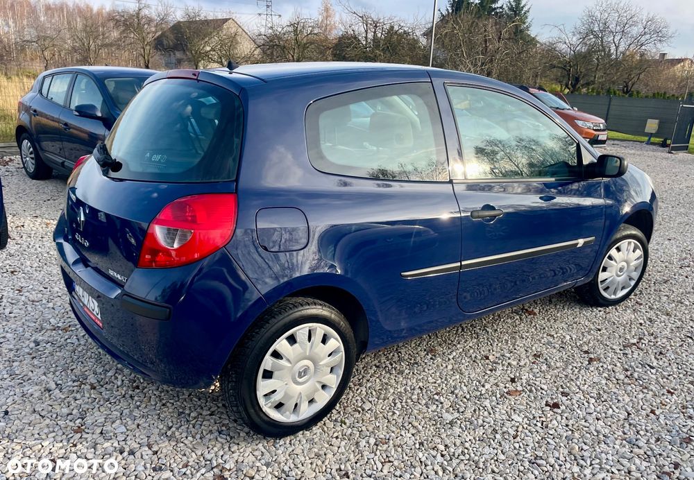 Renault Clio 1.2 16V 75 Dynamique - 21