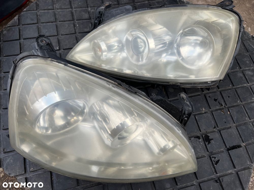 Opel Corsa C REFLEKTORY LAMPY LEWY PRAWY PRZÓD SOCZEWKA OE 0096726 13100535 13100536 - 1