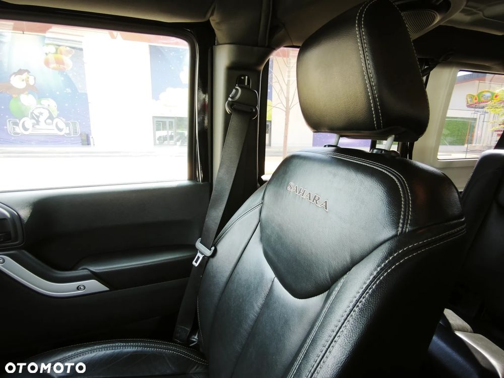 Jeep Wrangler 3.6 Unlim Sahara EU6 - 33