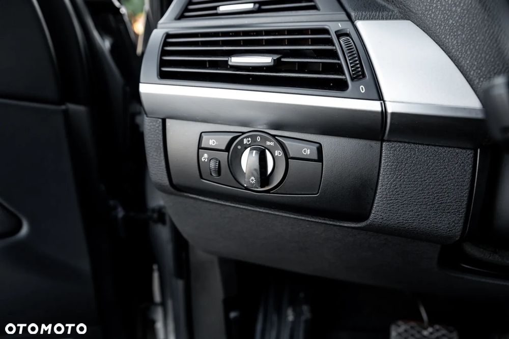BMW X5 3.0si xDrive - 31