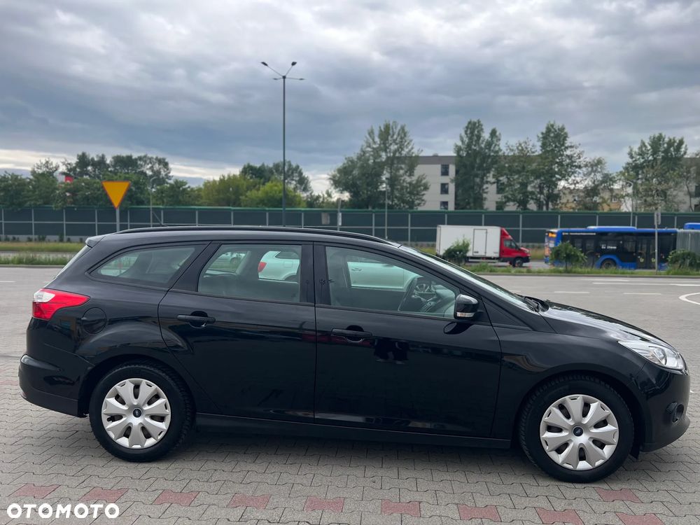 Ford Focus 1.6 TDCi DPF Start-Stopp-System SYNC Edition - 6