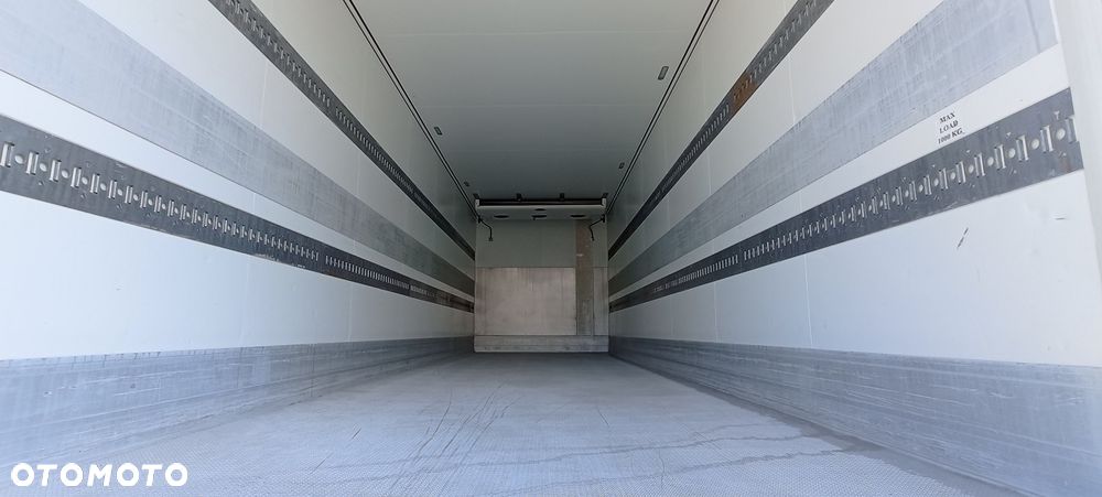Mercedes-Benz Actros 2545 6x2 Chłodnia 22 palety - 9
