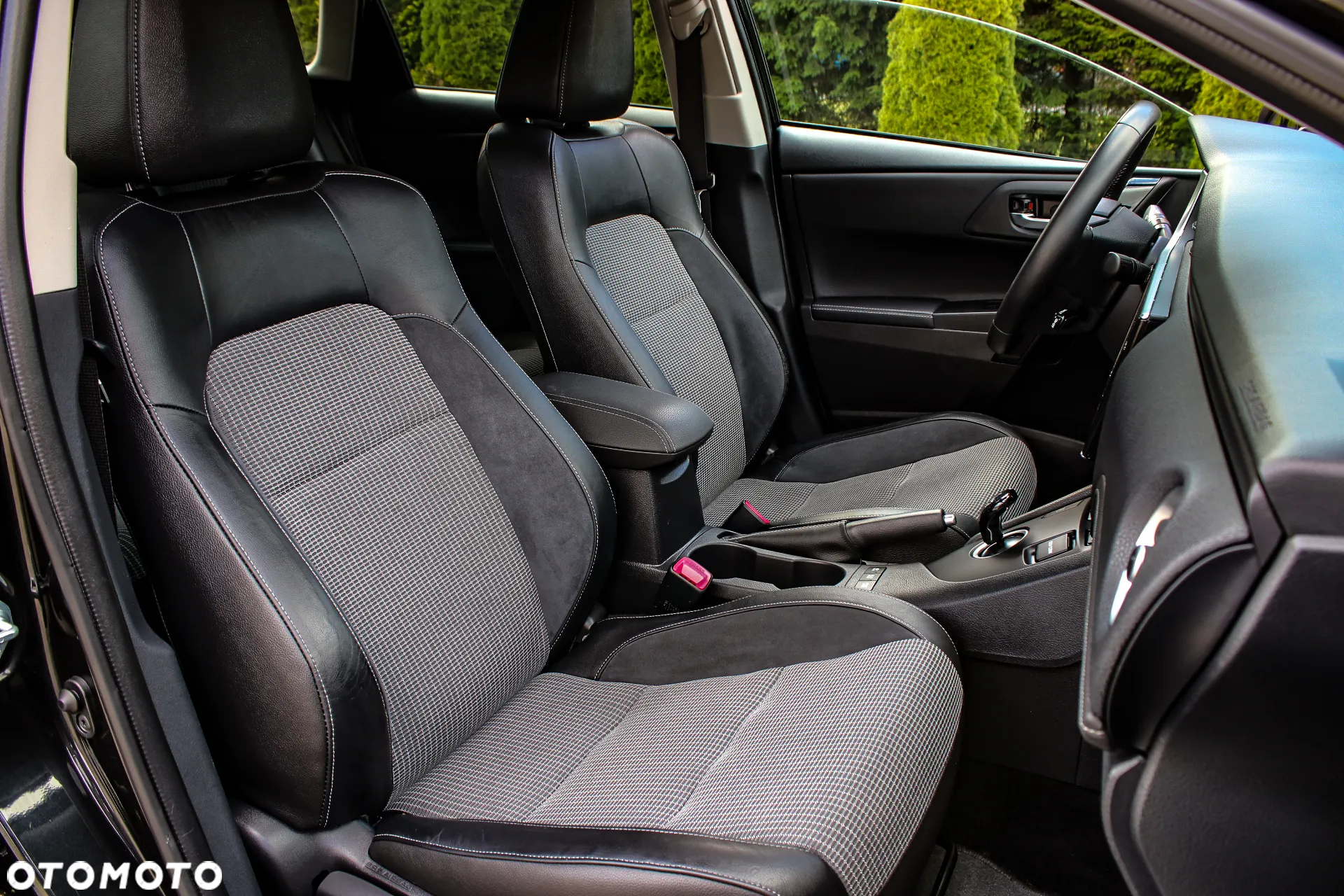 Toyota Auris 1.8 VVT-i Hybrid Automatik Executive - 17
