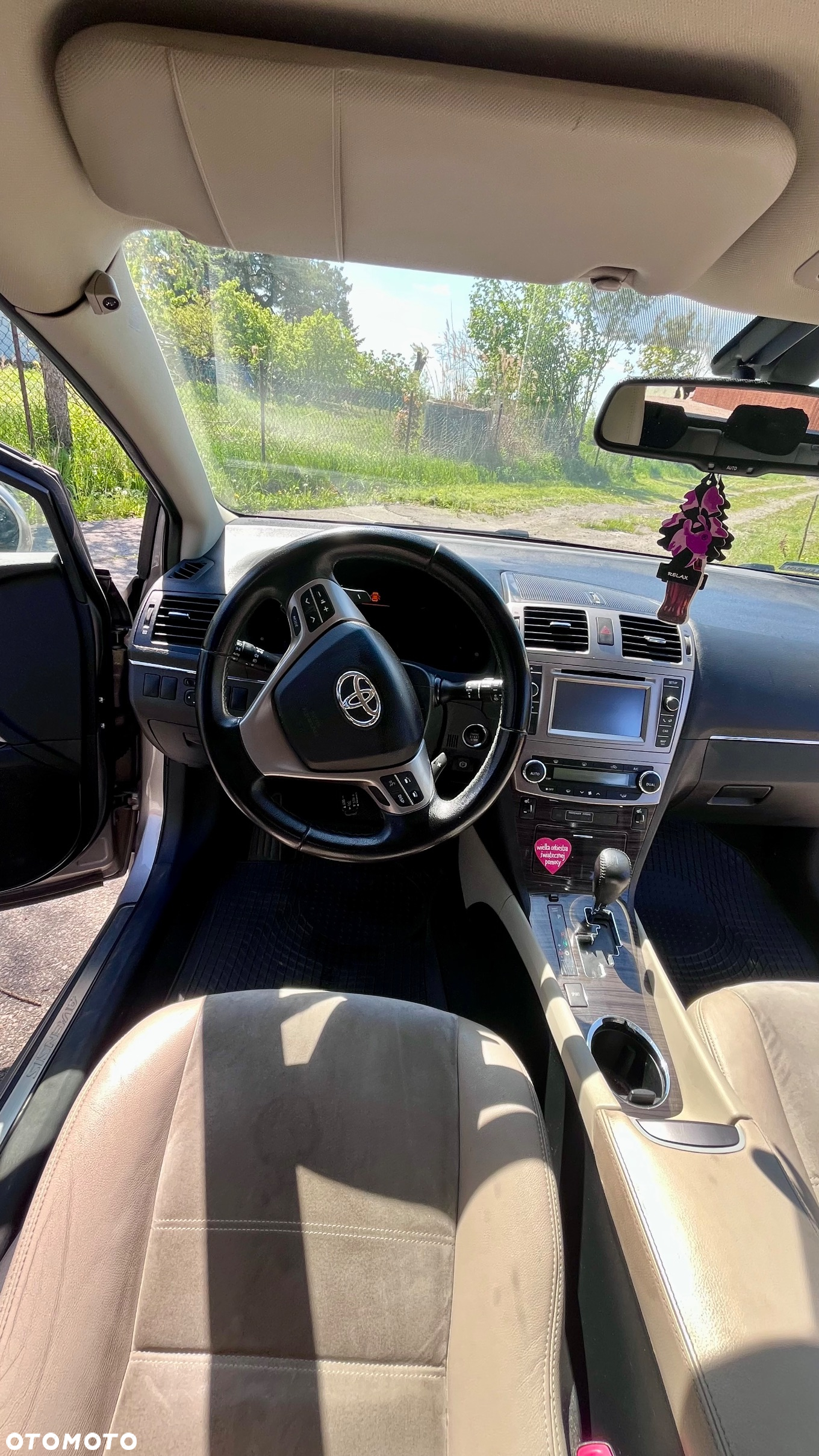 Toyota Avensis 2.2 D-CAT Premium - 12
